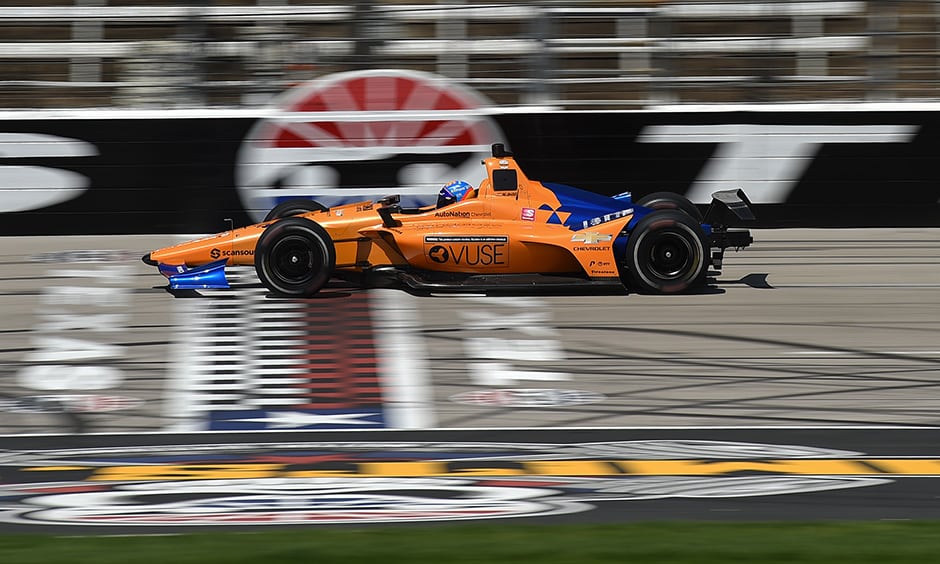 04-09-Alonso-on-track-Texas-test
