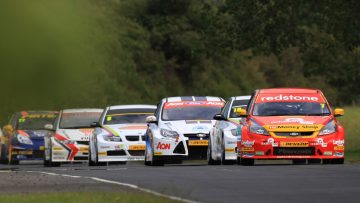 Start, Mat Jackson leads