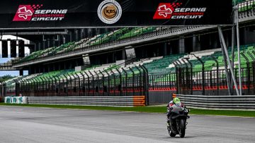 35-cal-crutchlow_lg95950.gallery_full_top_fullscreen