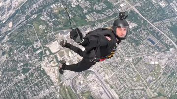 Screenshot 2023-06-07 at 16-41-35 U.S. Army Golden Knights Parachute Jump Into Indy 500! – YouTube