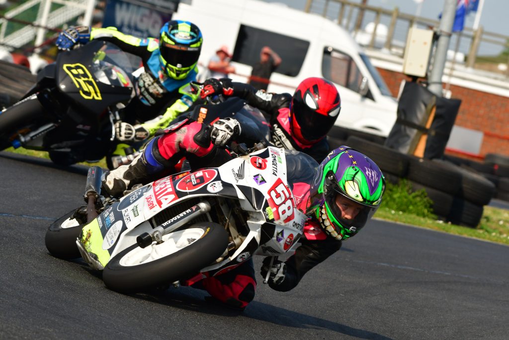 LS2 Helmets MiniGP70 - #85 Marco Holt fighting his way to the front. Pic: Dale Baldwin Photography LS2 Helmets MiniGP70 - #85 Marco Holt fighting his way to the front. Pic: Dale Baldwin Photography